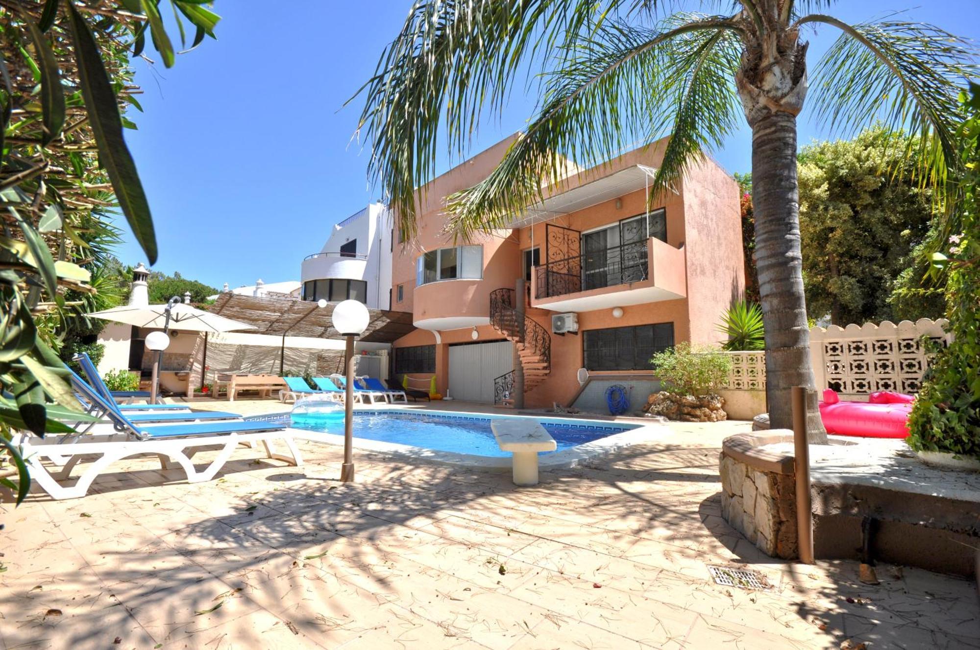 Walking Distance To The Centre - Snooker Table - Private Pool - 5 Bedrooms كوارتيرا المظهر الخارجي الصورة